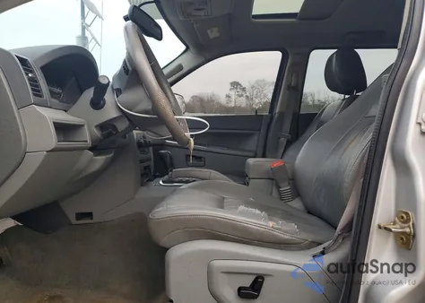 2005 Jeep Grand Cherokee Laredo z USA, uszkodzony, nr VIN 1J4HS48NX5C642813